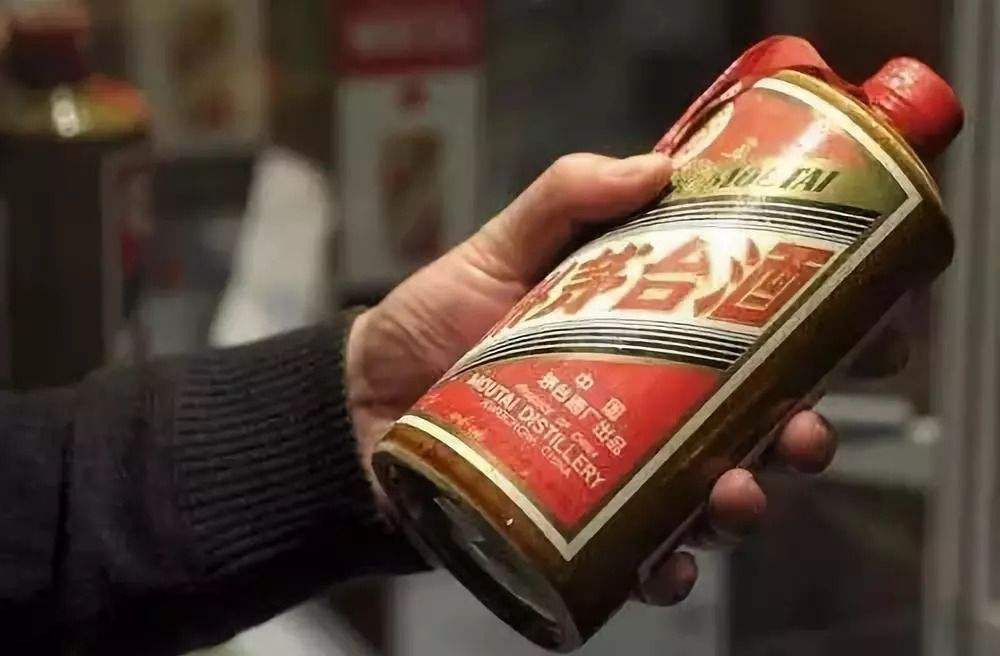 三亚回收成龙定制茅台酒